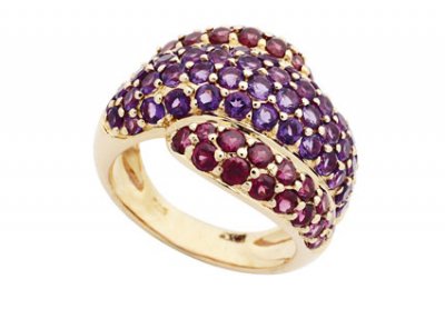 Gold ring coated with AURUNA<sup>®</sup> 570.