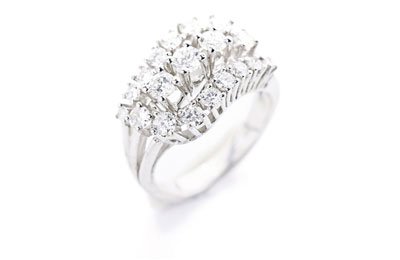 Ring coated with RHODUNA<sup>®</sup> Diamond Bright.
