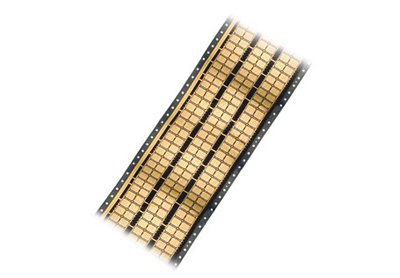 Card chip coated with AURUNA<sup>®</sup> 559.