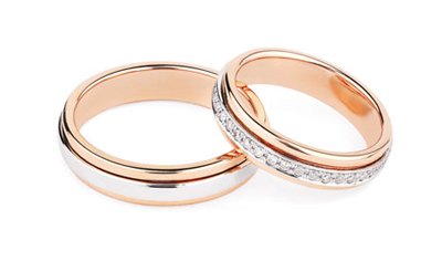 Rings coated with AURUNA<sup>®</sup> 502.